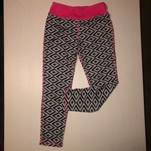 EUC Geometric Workout Capris